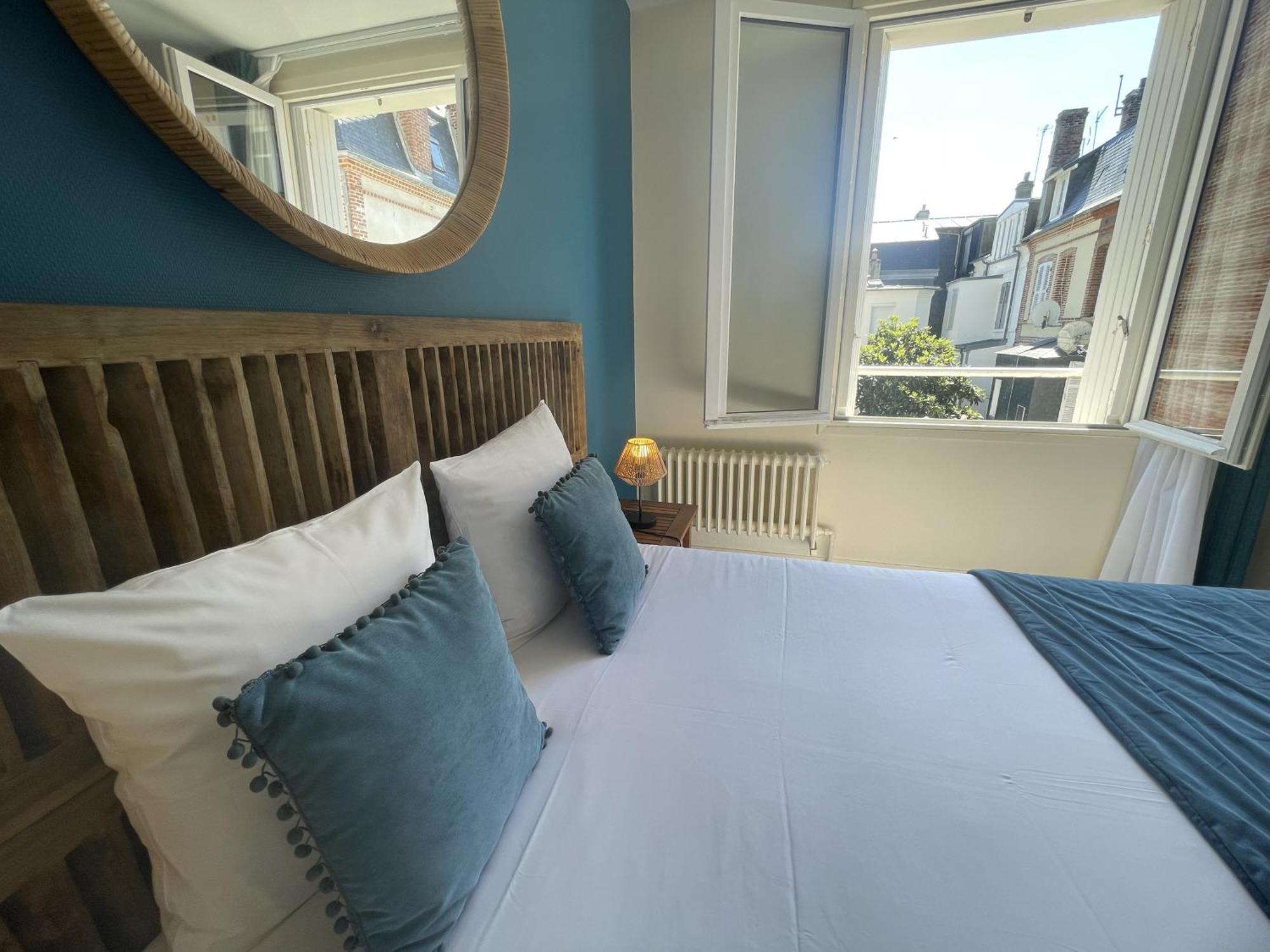 Le Trouville - Hotel De Charme Экстерьер фото